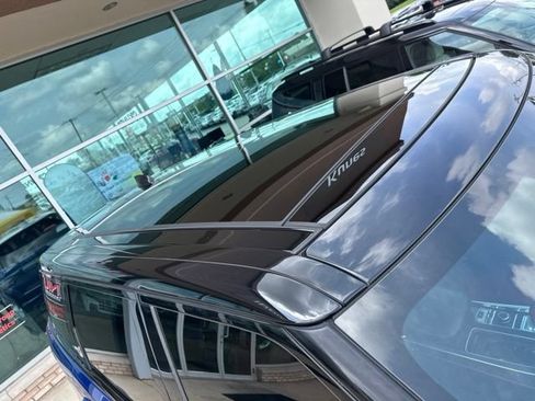 Used 2018 Land Rover Range Rover Sport SVR AWD/4WD image 11