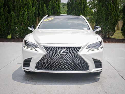 Used 2018 Lexus LS 500 w/ Luxury Package RWD image 3