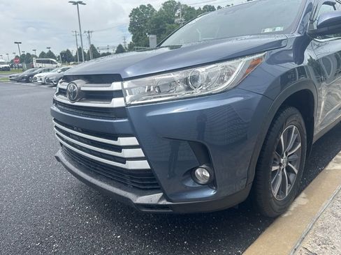 Used 2019 Toyota Highlander XLE AWD/4WD image 52