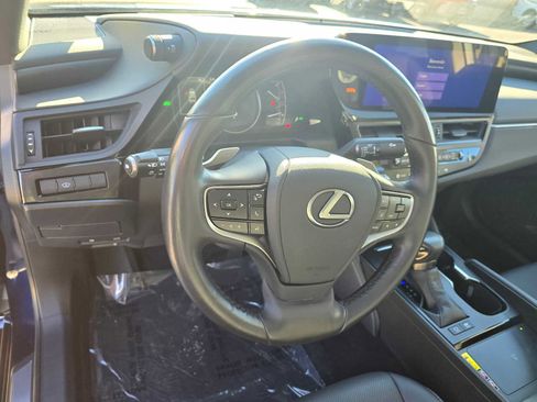 Used 2024 Lexus ES 300h w/ Premium Package image 25