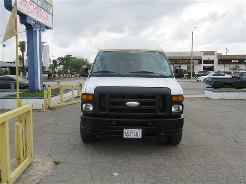 Used 2014 Ford E-250 and Econoline 250 Extended w/ Power Group image 15