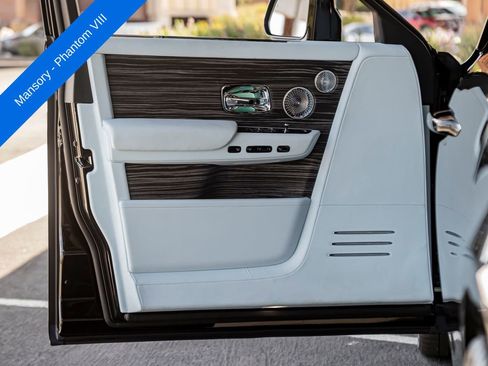 Used 2023 Rolls-Royce Phantom Sedan w/ The Phantom Package RWD image 28