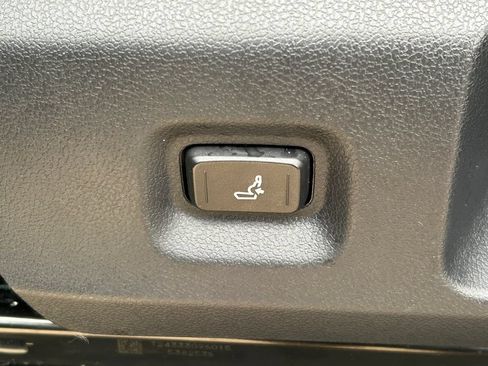 Used 2025 Toyota Tacoma TRD Sport RWD image 23
