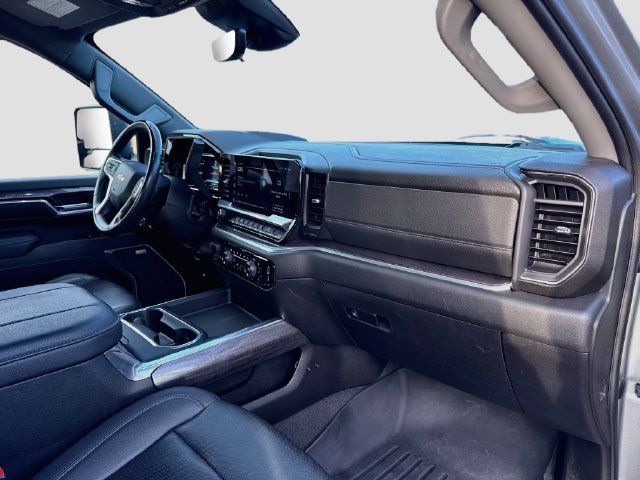 Used 2024 Chevrolet Silverado 3500 LTZ w/ LTZ Premium Package AWD/4WD image 30