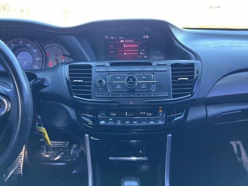 Used 2017 Honda Accord Sport image 8