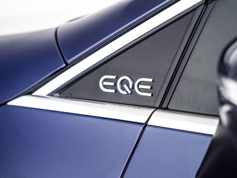 Certified 2023 Mercedes-Benz EQE 500 4MATIC SUV image 24