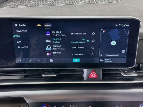Used 2025 Kia Carnival FWD image 21