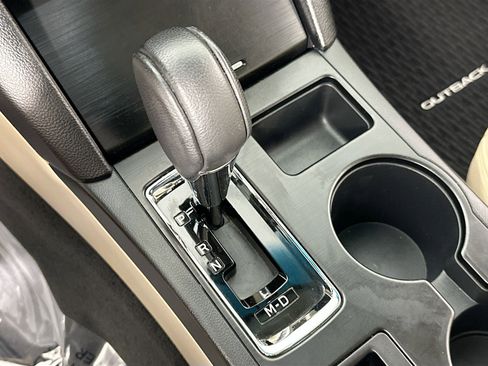 Used 2018 Subaru Outback 2.5i Limited w/ Popular Package #2 image 16