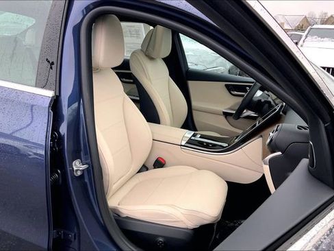 Used 2025 Mercedes-Benz C 300 4MATIC Sedan image 7
