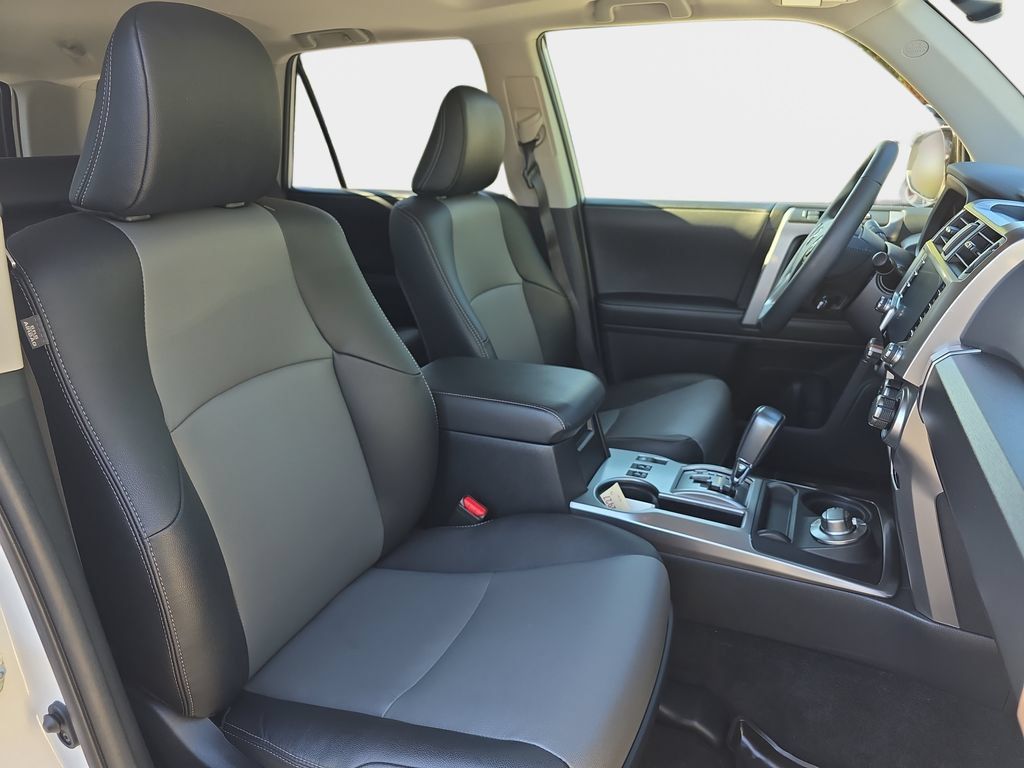 Used 2022 Toyota 4Runner SR5 Premium w/ Moonroof Package AWD/4WD image 12