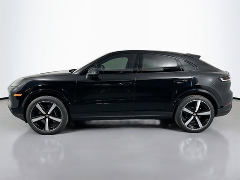 Certified 2025 Porsche Cayenne Coupe image 2