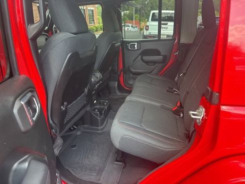Used 2024 Jeep Wrangler Unlimited Rubicon image 12
