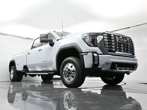 New 2026 GMC Sierra 3500 Denali w/ Technology Package image 38