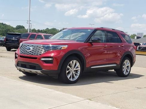 Used 2023 Ford Explorer Platinum w/ Technology Package AWD/4WD image 10