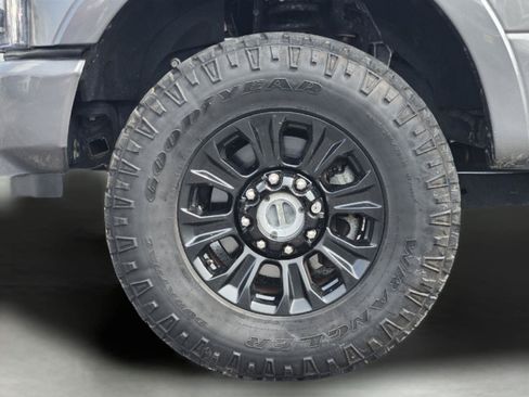 Used 2022 Ford F250 Platinum w/ Tremor Off-Road Package AWD/4WD image 11