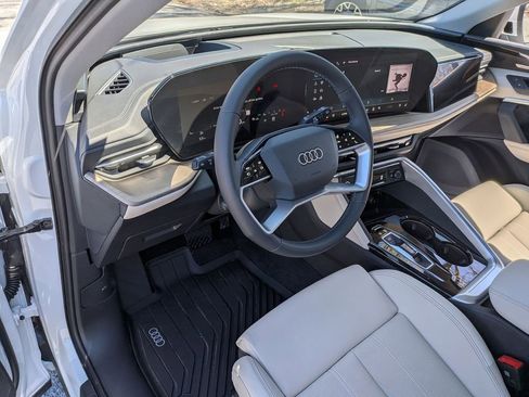 Used 2025 Audi Q5 Prestige AWD/4WD image 9