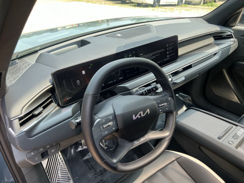 Used 2024 Kia EV9 GT-Line AWD/4WD image 28