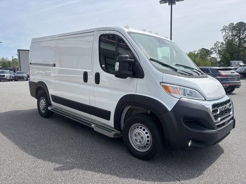 Used 2025 RAM ProMaster 2500 w/ U-Haul Equipment Group image 8