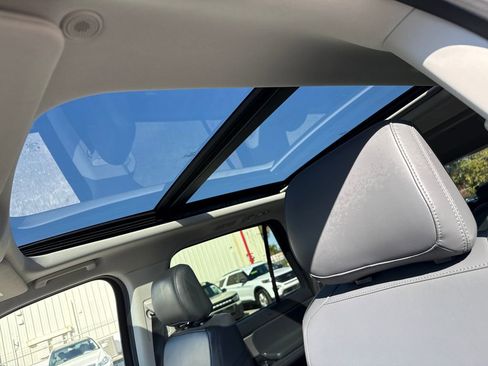 Used 2025 Ford Expedition Active image 9