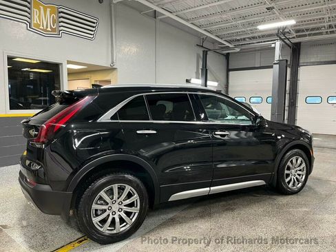 Used 2019 Cadillac XT4 Premium Luxury image 2