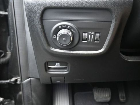 Used 2024 Jeep Grand Cherokee L Summit w/ Advanced Protech Group IV AWD/4WD image 35
