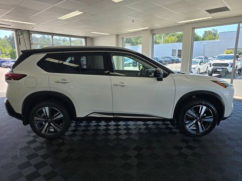 Used 2021 Nissan Rogue SL w/ Premium Package AWD/4WD image 2