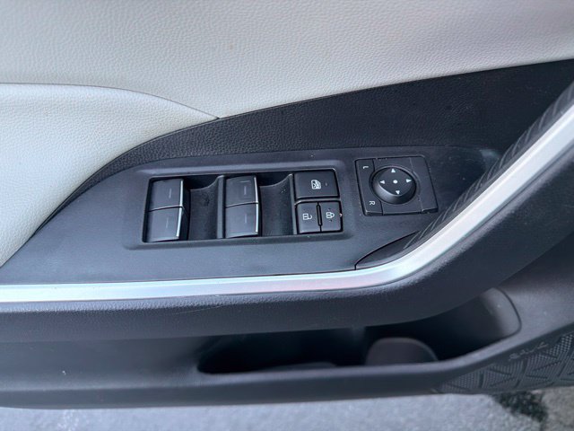 Used 2025 Toyota RAV4 XLE w/ Convenience Package AWD/4WD image 17