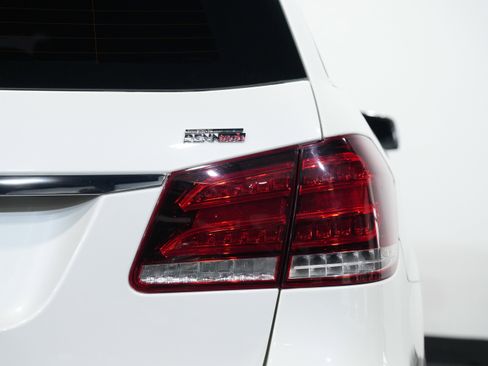 Used 2014 Mercedes-Benz E 63 AMG S-Model image 21