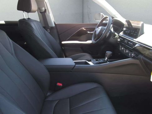 Certified 2025 Acura ADX AWD image 9