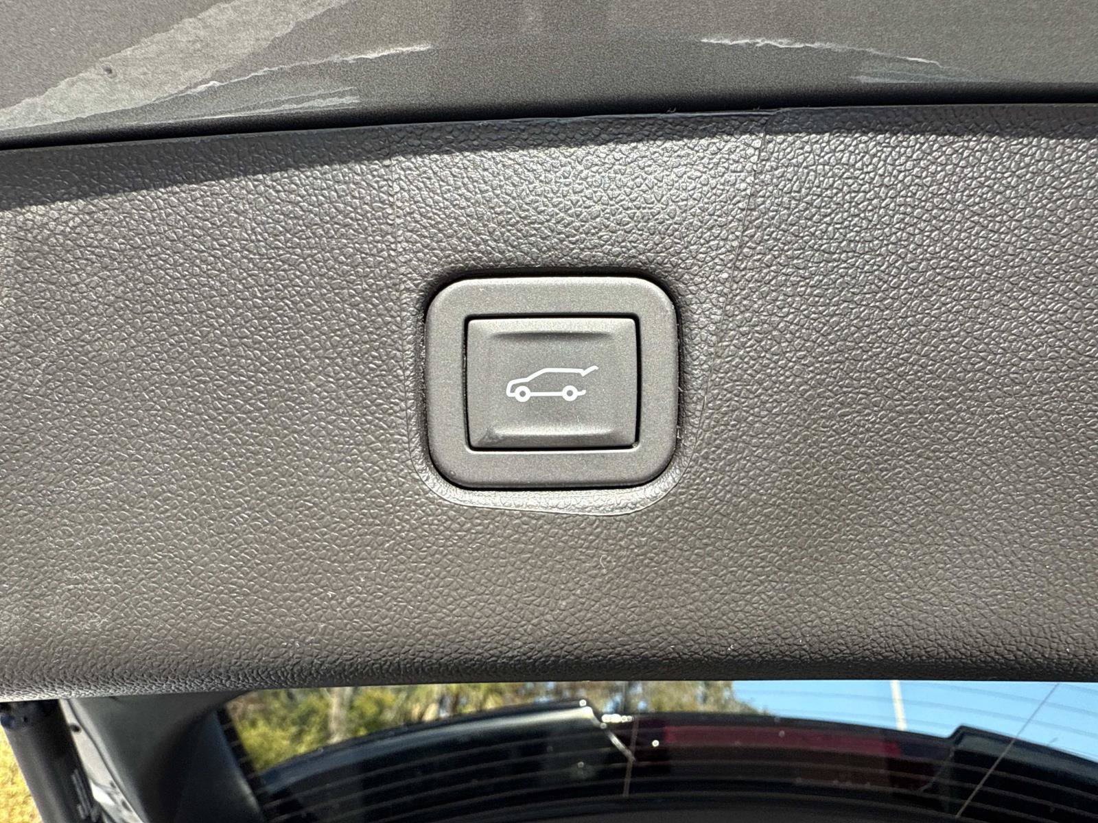 New 2026 Chevrolet Blazer LT w/ Convenience Package FWD image 32