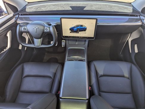 Used 2025 Tesla Model Y Performance image 12