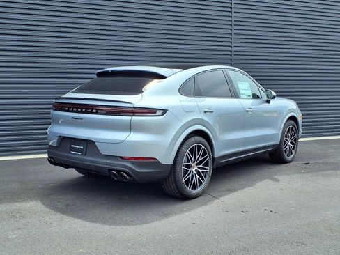 New 2025 Porsche Cayenne Coupe image 28