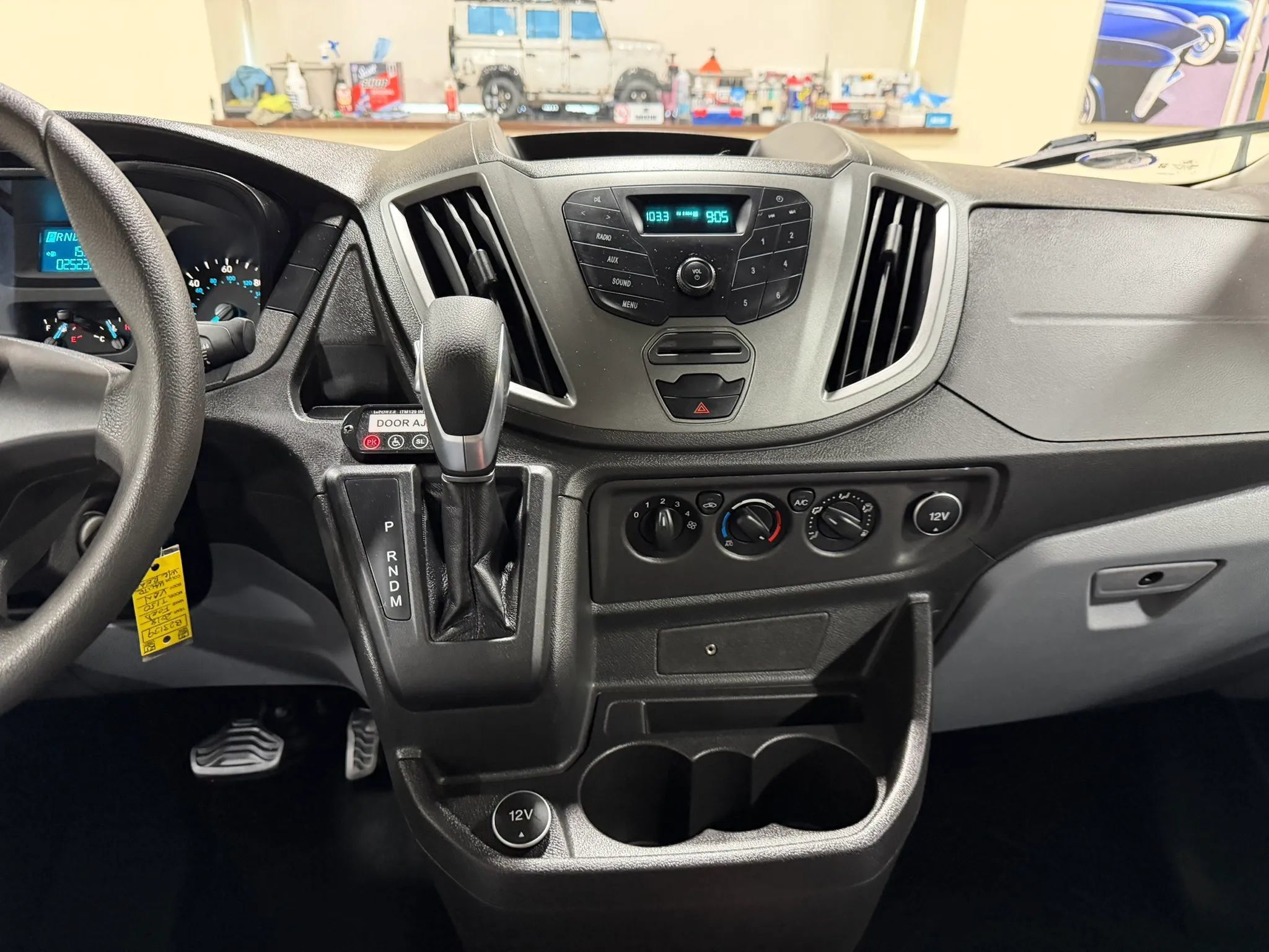 Used 2018 Ford Transit 150 XL RWD image 40