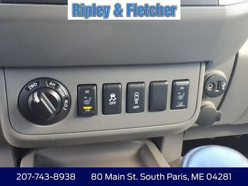 Used 2020 Nissan Frontier SV w/ Midnight Edition Floor Mats AWD/4WD image 16