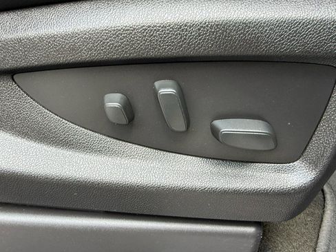 Used 2018 Chevrolet Suburban Premier RWD image 27