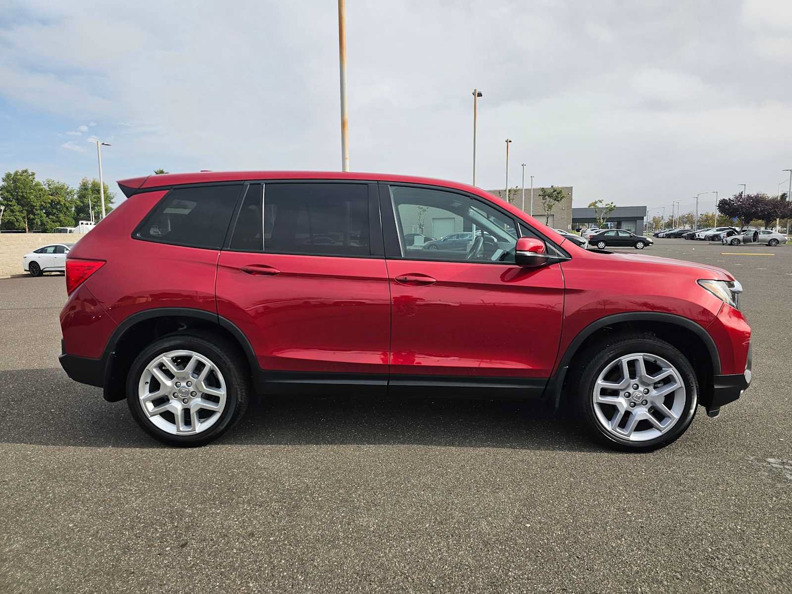 Used 2024 Honda Passport EX-L image 2
