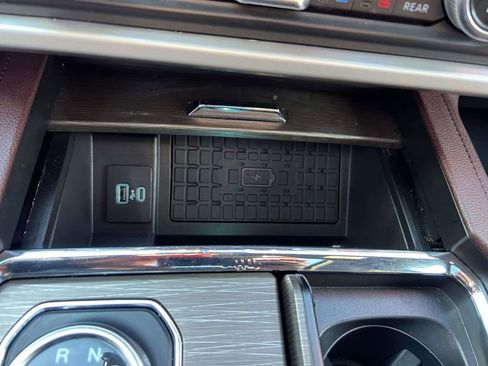 Used 2022 Ford Expedition Limited image 32