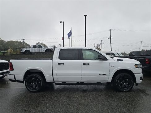 New 2026 RAM 1500 4x4 Crew Cab image 2
