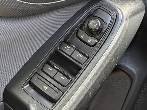 Used 2019 Subaru Crosstrek 2.0i Premium image 23