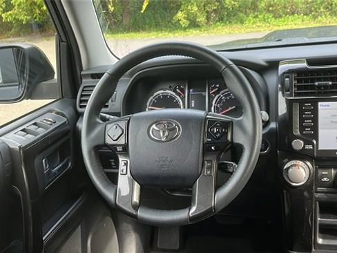 Certified 2024 Toyota 4Runner TRD Off-Road image 21