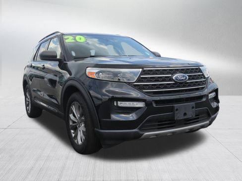 Certified 2020 Ford Explorer XLT w/ Equipment Group 202A AWD/4WD image 7