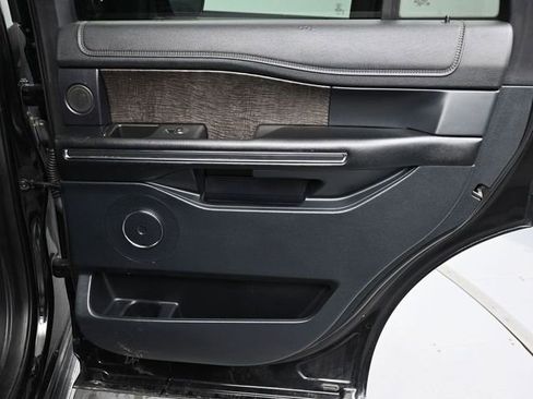 Used 2020 Ford Expedition Limited image 21