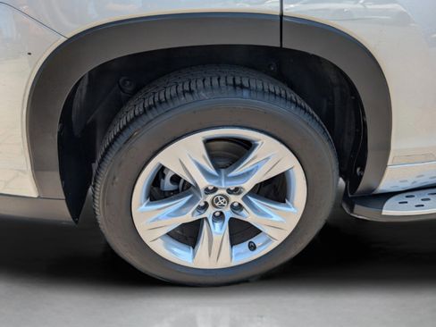 Used 2017 Toyota Highlander Limited image 45