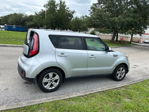 Used 2017 Kia Soul FWD image 6