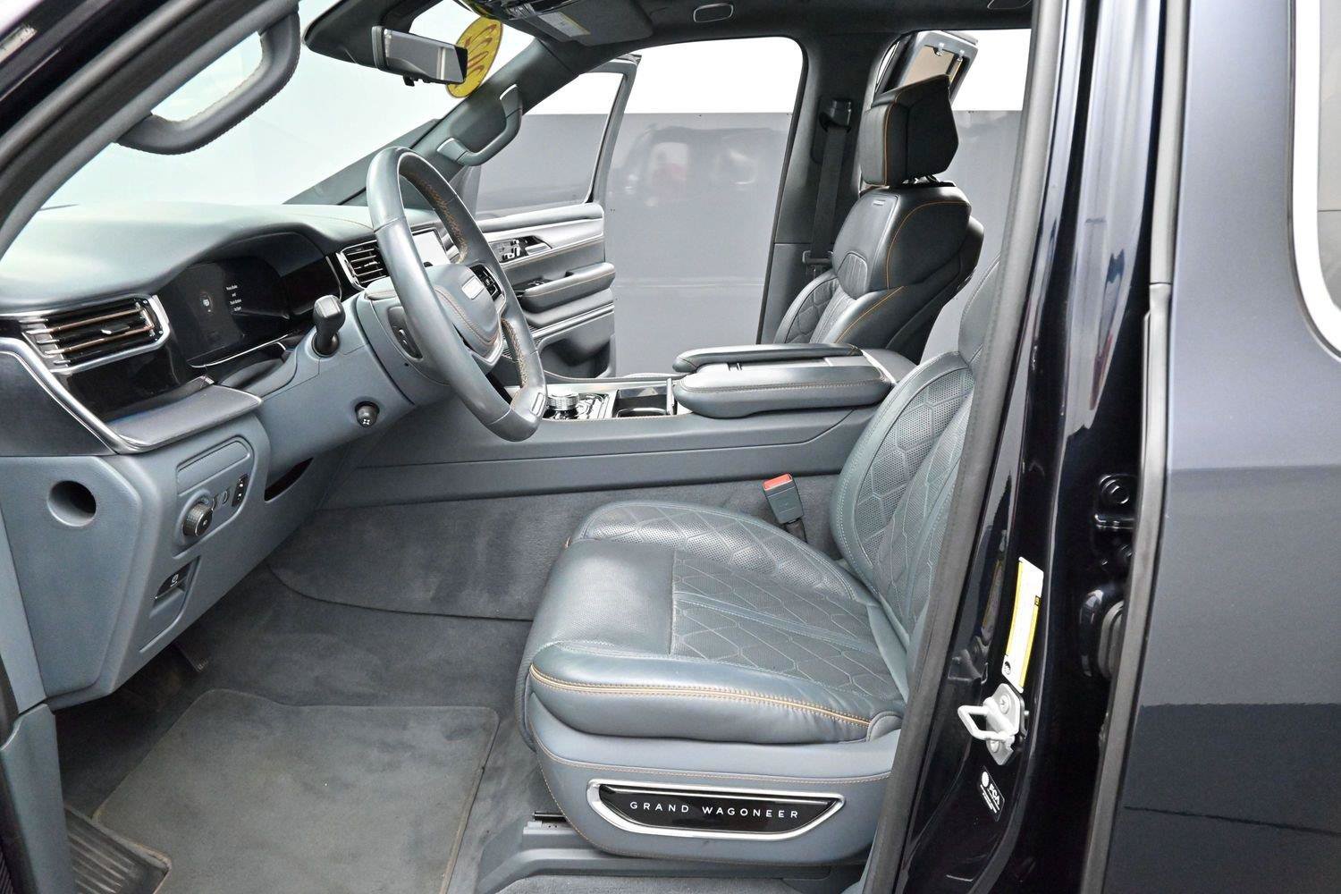 Used 2022 Jeep Grand Wagoneer Series III w/ HD Trailer Tow Package AWD/4WD image 15