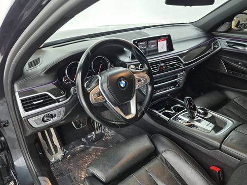 Used 2019 BMW 740i w/ Executive Package RWD image 9