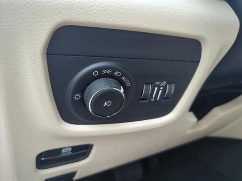 New 2026 Jeep Grand Cherokee Limited RWD image 15
