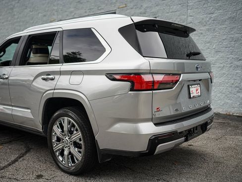 Used 2024 Toyota Sequoia Capstone image 12
