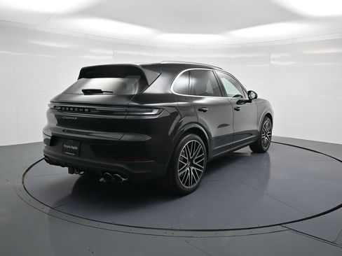 Used 2025 Porsche Cayenne S AWD/4WD image 27
