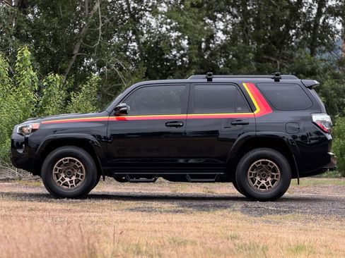 Used 2023 Toyota 4Runner 40th Anniversary SE AWD/4WD image 4